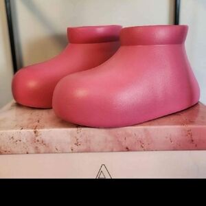 Pink Slwith Comfortable Fit and Stylish Design